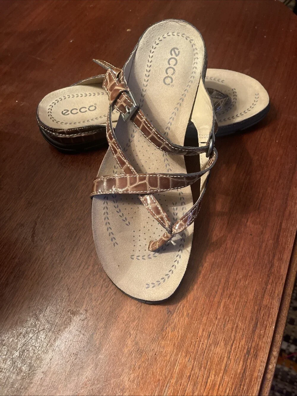 Ecco Light Brown Croc Print Strappy Sandals Women's Size 8M Adjustable (S1983)